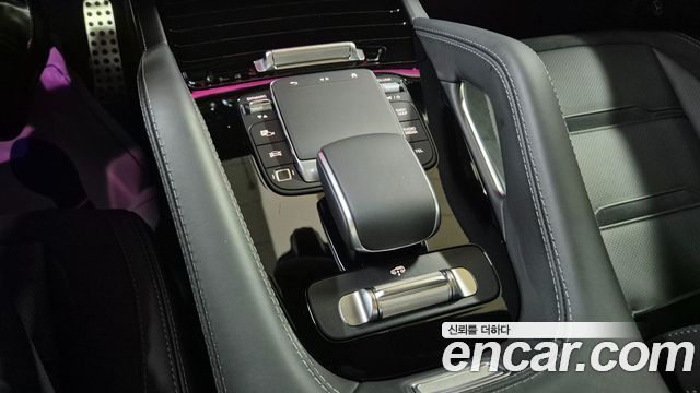 Mercedes-Benz GLE-Class 2025 — photo 16