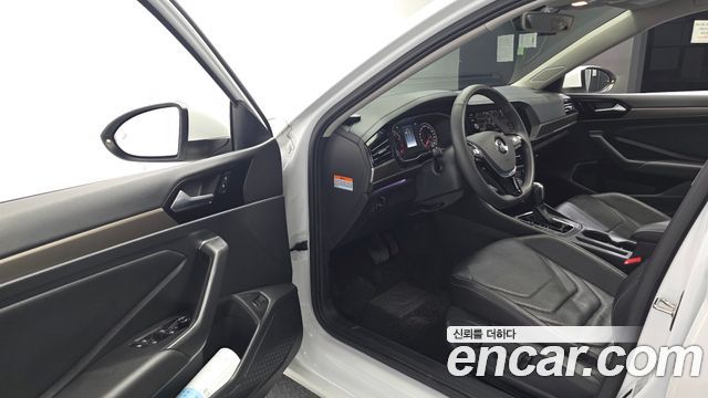 Volkswagen Jetta 2020 — photo 13