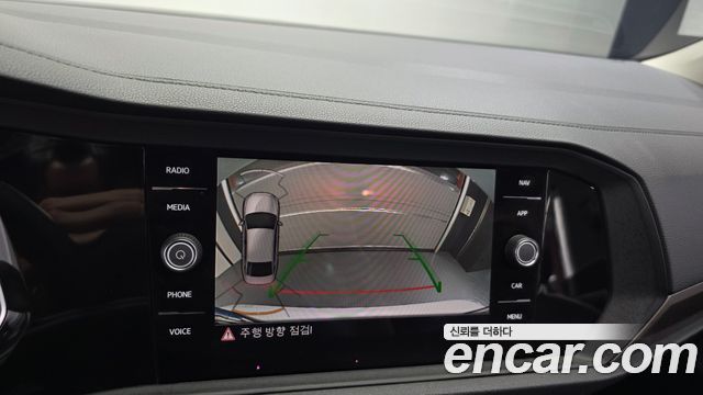 Volkswagen Jetta 2020 — photo 22