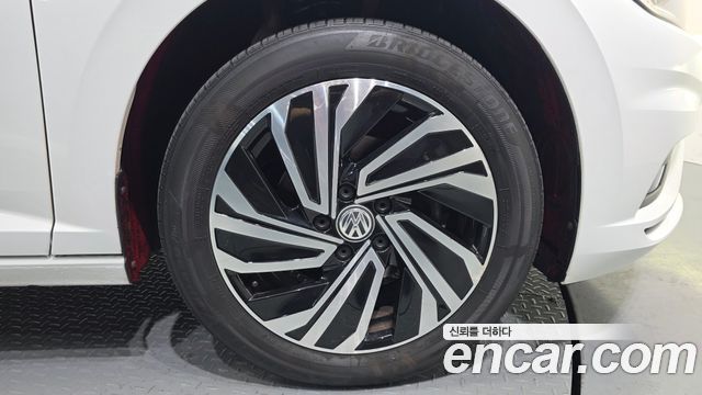 Volkswagen Jetta 2020 — photo 7