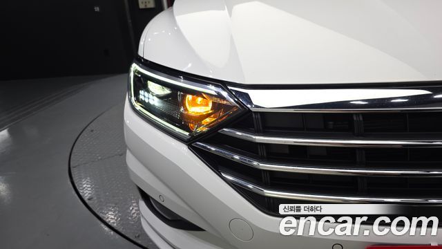 Volkswagen Jetta 2020 — photo 8