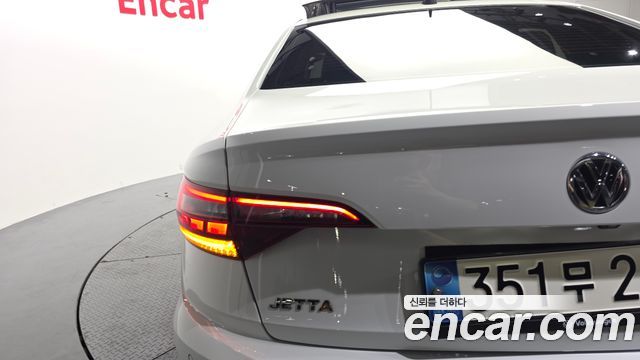 Volkswagen Jetta 2020 — photo 9