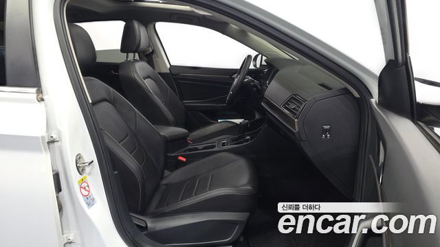 Volkswagen Jetta 2020 — photo 16