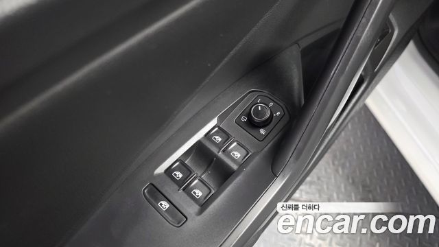 Volkswagen Jetta 2020 — photo 30