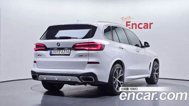 BMW X5 2021 — photo 2