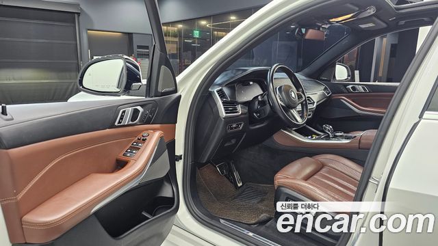 BMW X5 2021 — photo 13