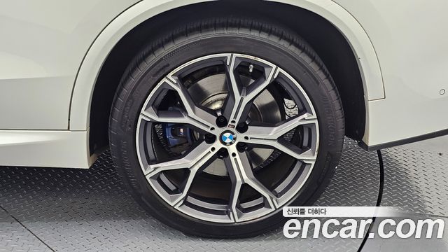 BMW X5 2021 — photo 7