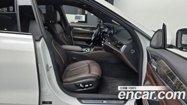 BMW Gran Turismo 2018 — photo 11