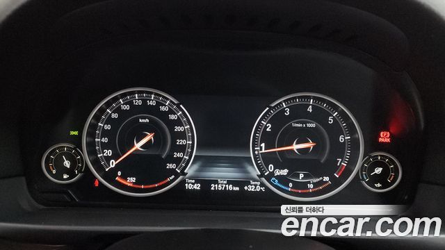 BMW 5-Series 2013 — photo 8