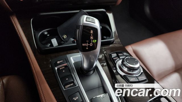 BMW 5-Series 2013 — photo 9
