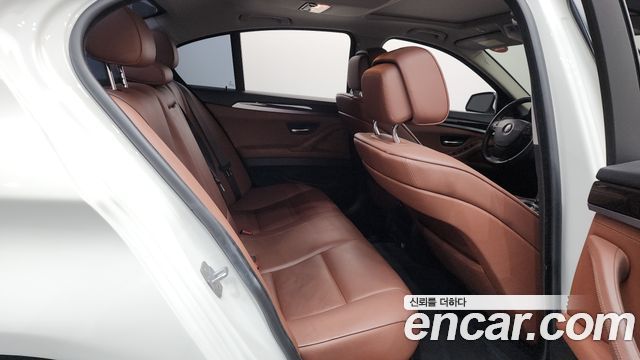 BMW 5-Series 2013 — photo 11