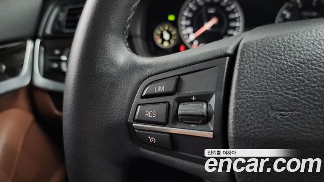 BMW 5-Series 2013 — photo 15