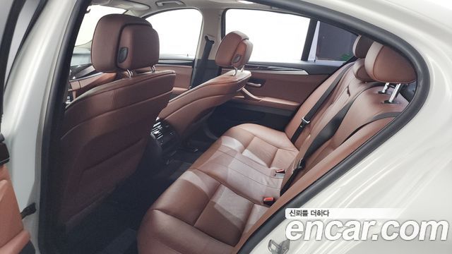BMW 5-Series 2013 — photo 18