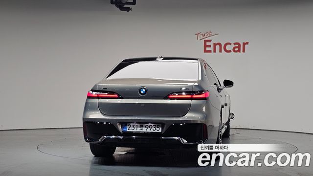 BMW 7-Series 2024 — photo 4