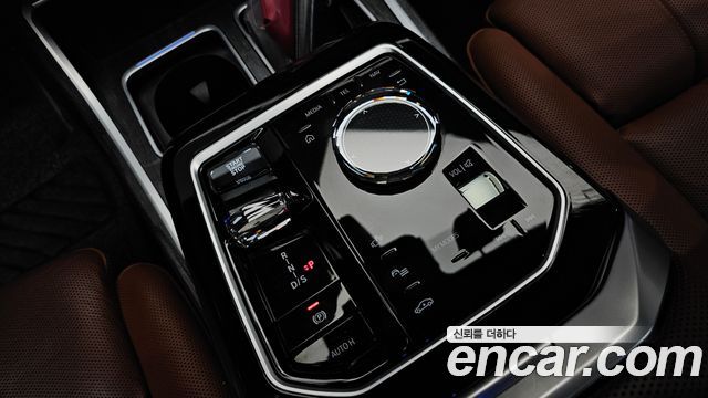 BMW 7-Series 2024 — photo 12