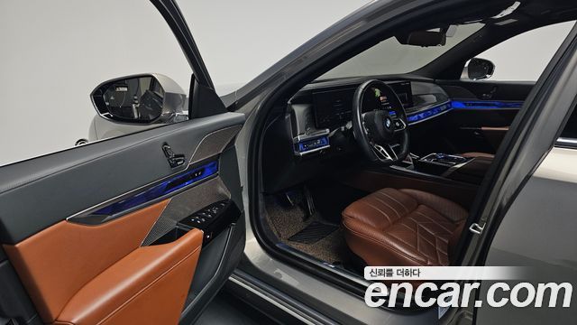 BMW 7-Series 2024 — photo 13
