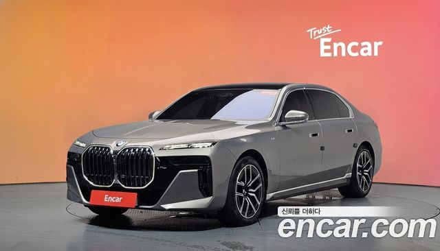 BMW 7-Series 2024 — photo 1