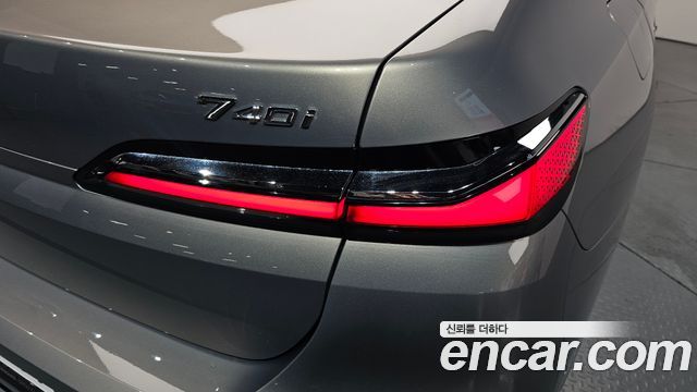 BMW 7-Series 2024 — photo 9
