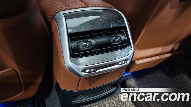 BMW 7-Series 2024 — photo 38