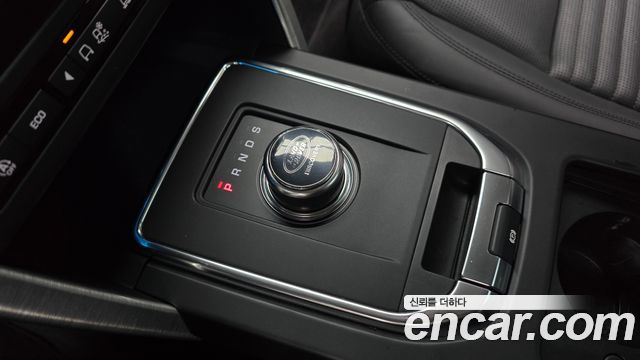 Land Rover Discovery Sport 2018 — photo 12
