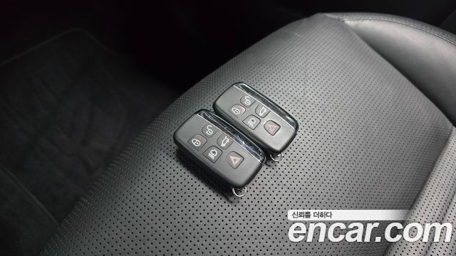 Land Rover Discovery Sport 2018 — photo 21