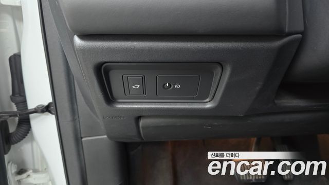 Land Rover Discovery Sport 2018 — photo 24