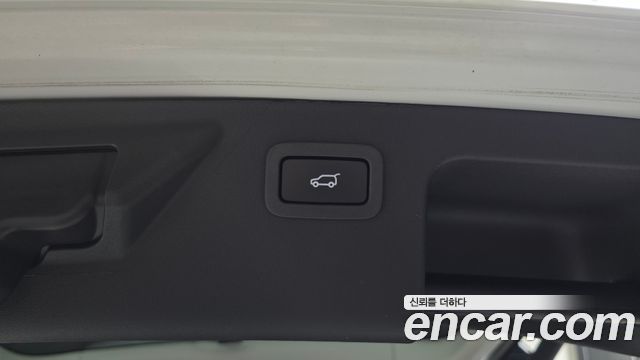 Land Rover Discovery Sport 2018 — photo 28