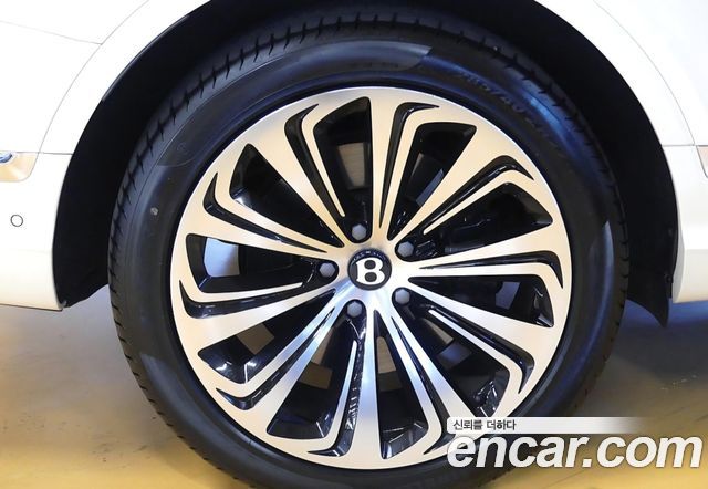 Bentley Bentayga 2024 — photo 9