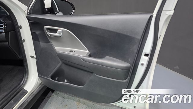 Kia Niro 2024 — photo 14