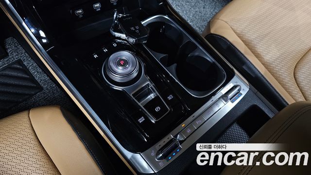 Kia Canival 2023 — photo 9