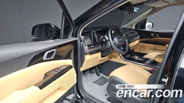 Kia Canival 2023 — photo 10