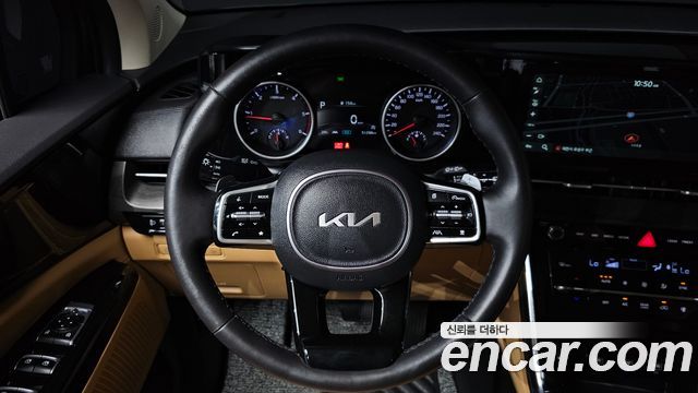 Kia Canival 2023 — photo 13