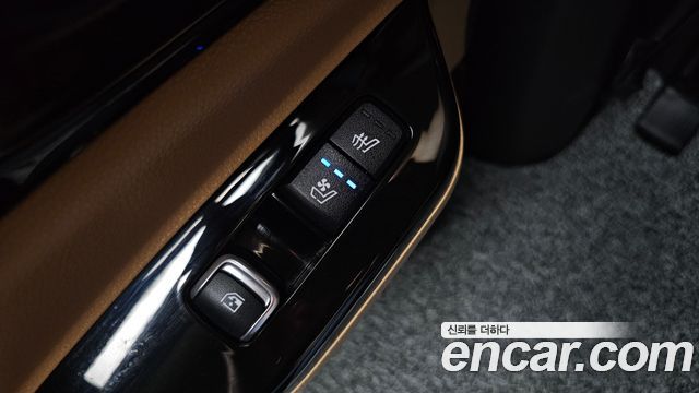 Kia Canival 2023 — photo 18
