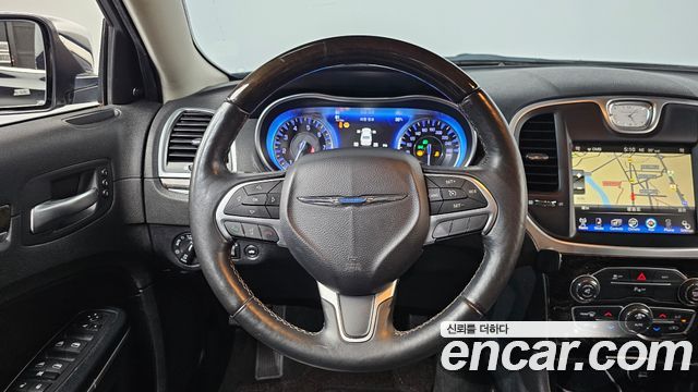 Chrysler 300C 2015 — photo 12