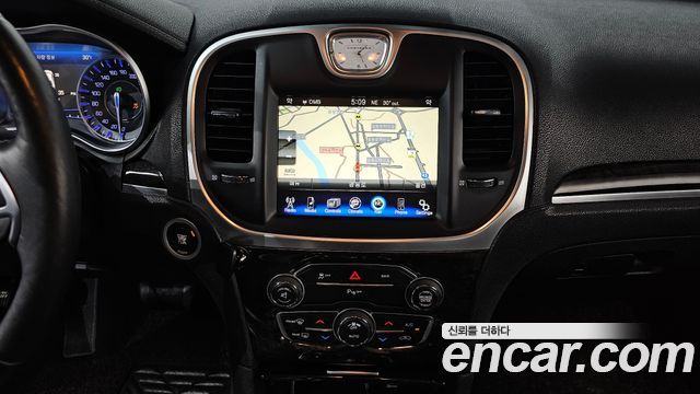 Chrysler 300C 2015 — photo 13