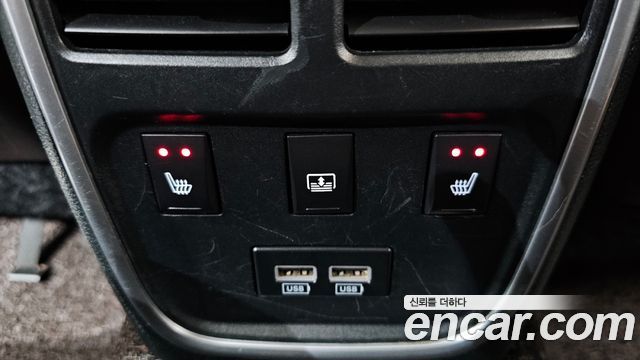 Chrysler 300C 2015 — photo 18
