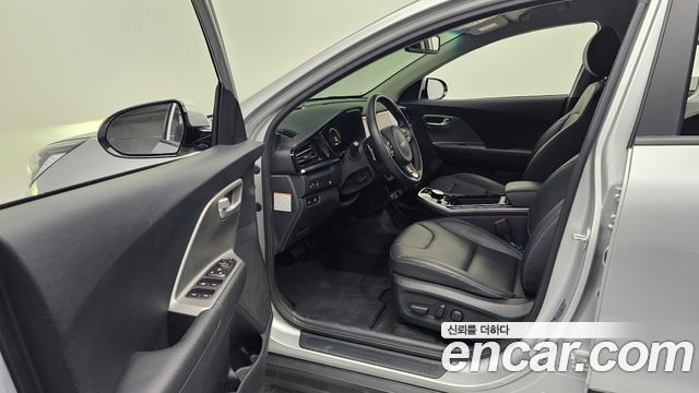 Kia Niro 2023 — photo 13