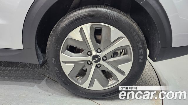 Kia Niro 2023 — photo 7