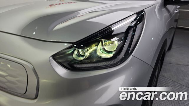Kia Niro 2023 — photo 8