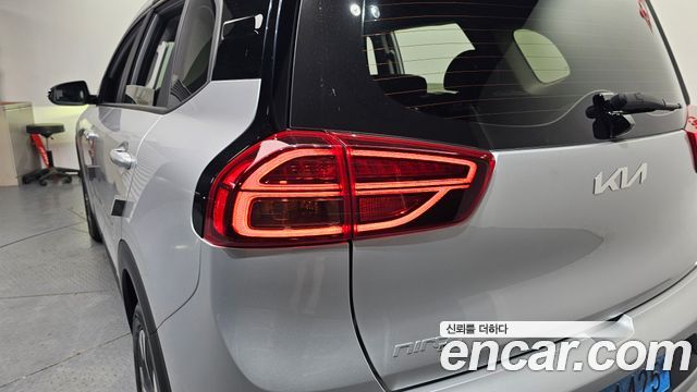 Kia Niro 2023 — photo 9