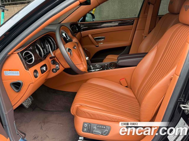 Bentley Flying Spur 2018 — photo 8