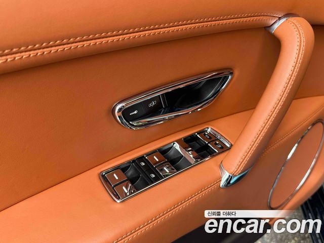 Bentley Flying Spur 2018 — photo 10