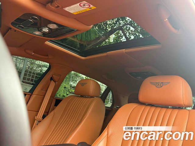 Bentley Flying Spur 2018 — photo 11
