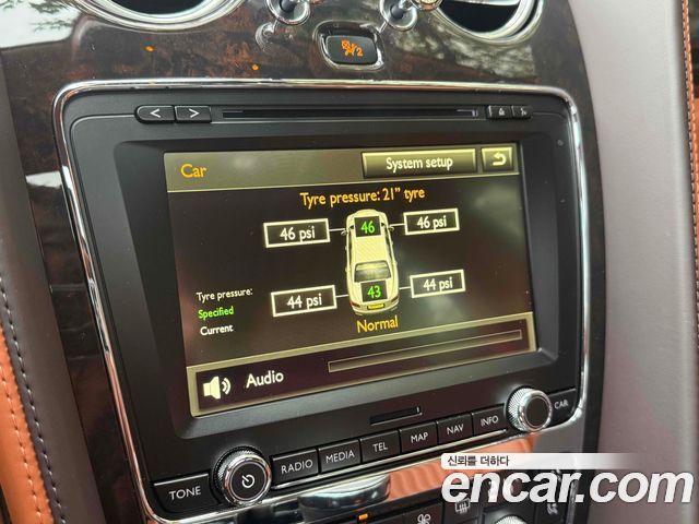 Bentley Flying Spur 2018 — photo 19