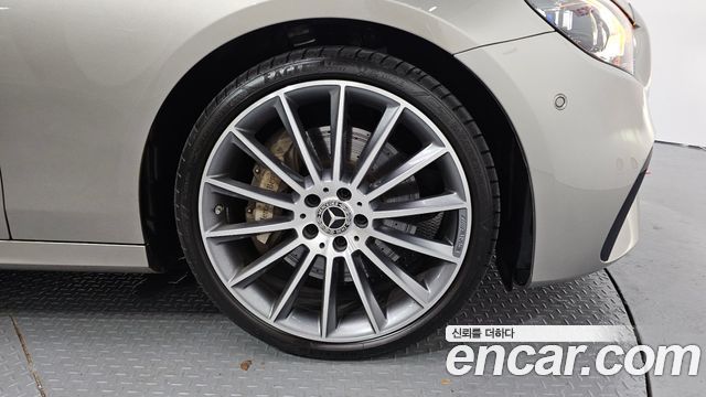 Mercedes-Benz E-Class 2022 — photo 7