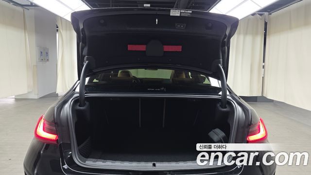 BMW 3-Series 2024 — photo 22