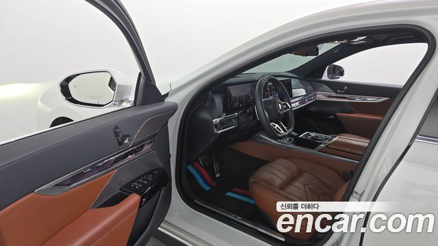 BMW 7-Series 2024 — photo 13