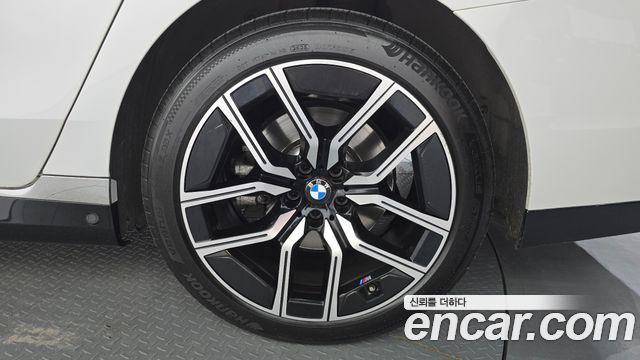BMW 7-Series 2024 — photo 7