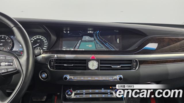 Genesis G90 2019 — photo 14