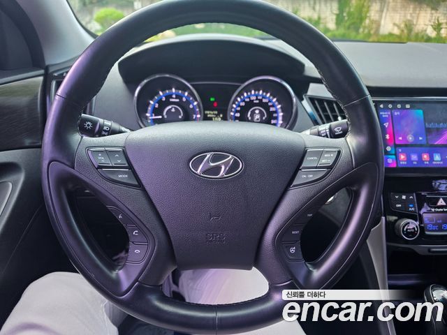 Hyundai Sonata 2013 — photo 13